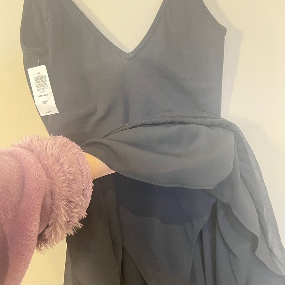 Wilfred Black Pleated Midi Dress - Picture 3 of 5
